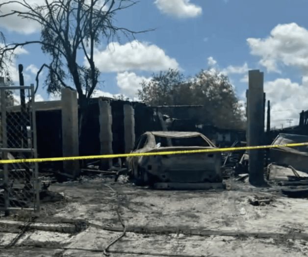Consume el fuego dos casas en Los Fresnos