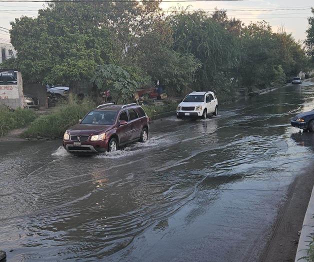 Nacen baches por fallas en el drenaje en Reynosa