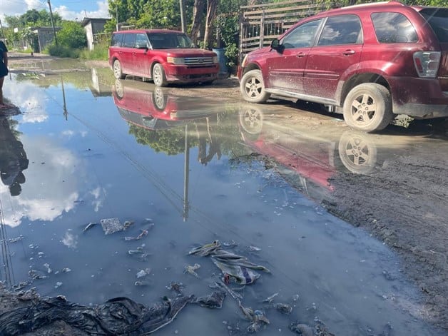 Denuncian falta de mantenimiento en calles de la Colonia Pedro J. Méndez