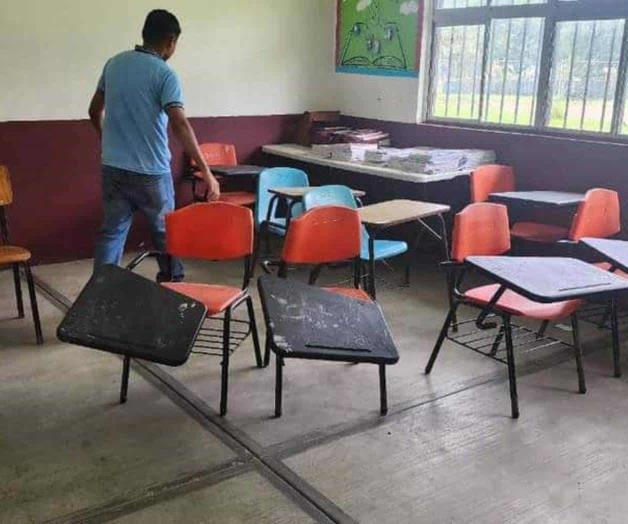 A la primaria Ford 45 de Nuevo Progreso: Donan ecologistas mobiliaria a escuela A la primaria Ford 45 de Nuevo Progreso: Donan ecologistas mobiliaria a escuela