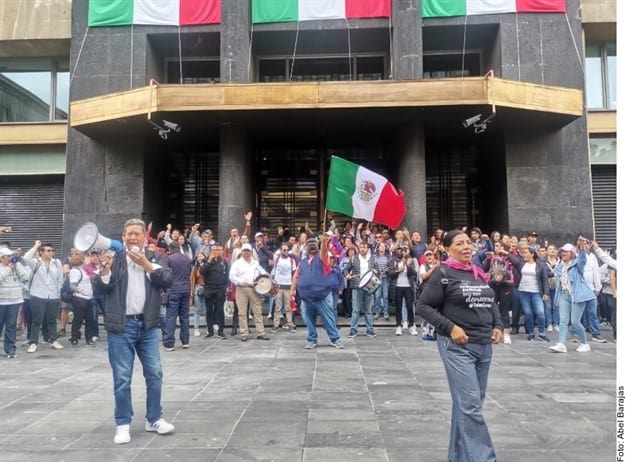 Protesta del Poder Judicial en Banxico por Reforma Judicial