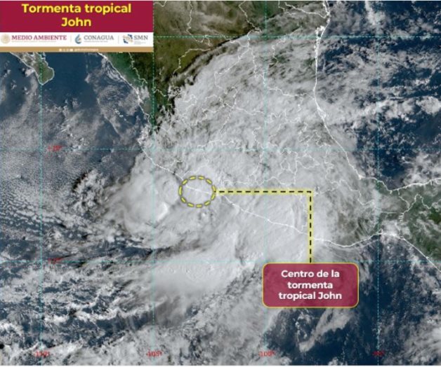 Alerta roja en Colima por la Tormenta Tropical John