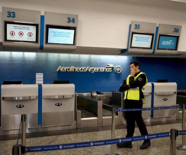 Privatización de Aerolíneas Argentinas y Conflicto Salarial en Argentina