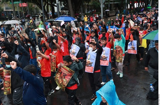 Marcha por justicia en Ayotzinapa