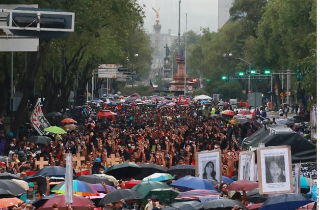 Marcha por justicia en Ayotzinapa