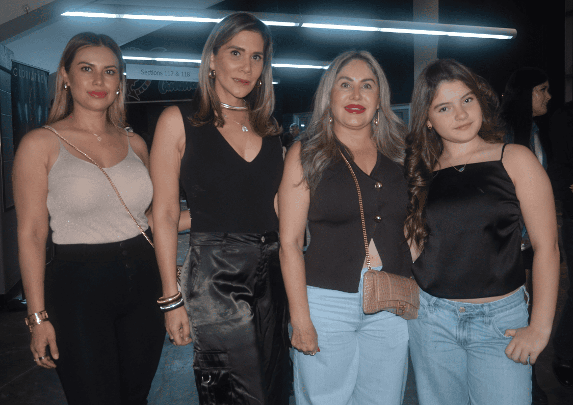 Gaby Ventura, Aurora Canales, Paola e Isabela Vega.