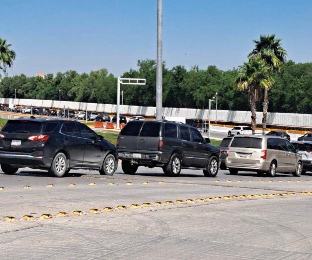 Congestionan puentes internacionales de Reynosa aprovechando megapuente