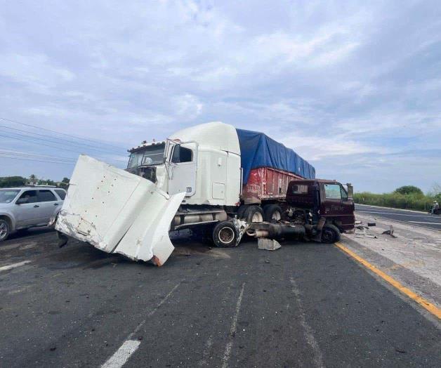 Muere en carreterazo un centroamericano en vía Tampico - Mante Muere en carreterazo un centroamericano en vía Tampico - Mante