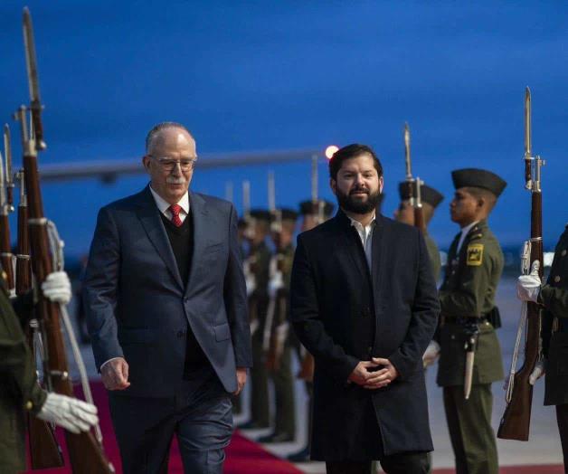 Llega Presidente de Chile a México