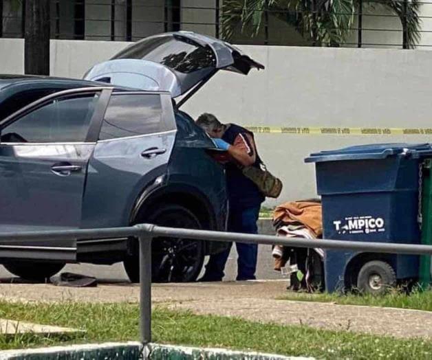 En el Parque de la Col. Petrolera en Tampico: Se pega un "tiro" al discutir con esposa