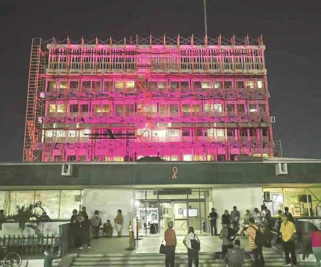 Se pinta IMSS de rosa Se pinta IMSS de rosa