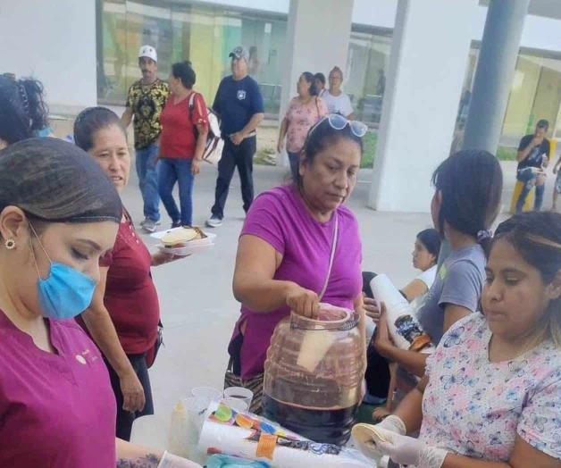 Realizan enfermeras colecta para el asilo Realizan enfermeras colecta para el asilo