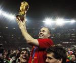 Iniesta anuncia su retiro tras 22 años de carrera que incluyen 2 Eurocopas