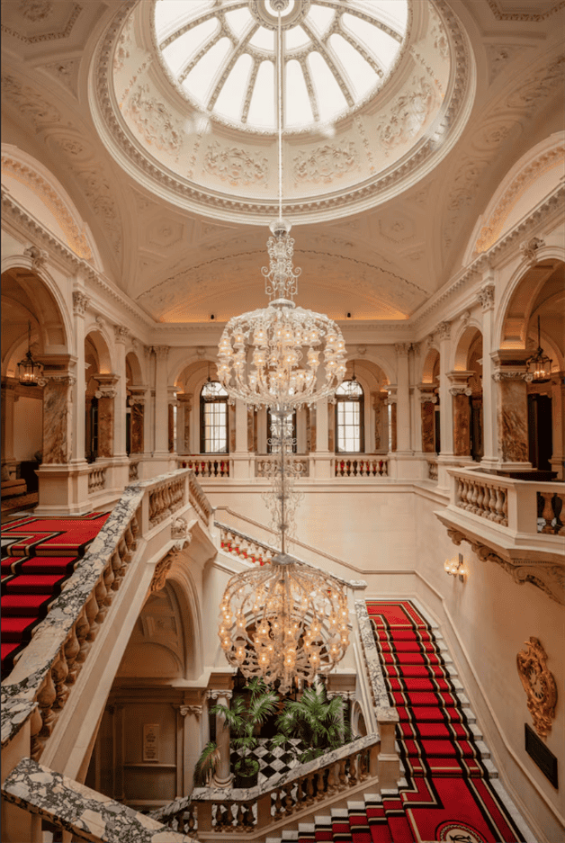 El hotel de lujo en la Antigua Oficina de Guerra de Londres