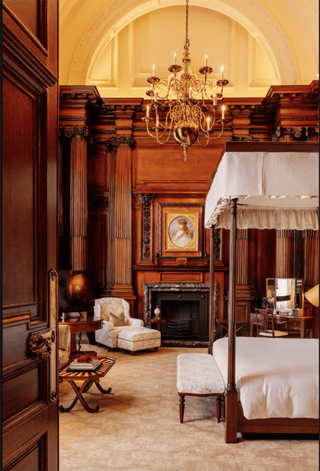 El hotel de lujo en la Antigua Oficina de Guerra de Londres