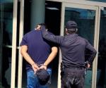 Sorprenden a un joven fumando marihuana en Reynosa