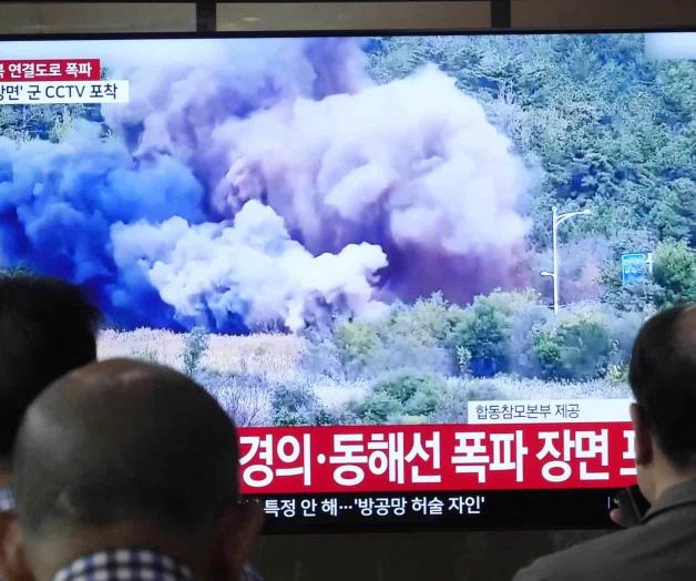 Corea del Norte detona partes de carreteras intercoreanas que ya no están en uso, dice Surcorea Corea del Norte detona partes de carreteras intercoreanas que ya no están en uso, dice Surcorea