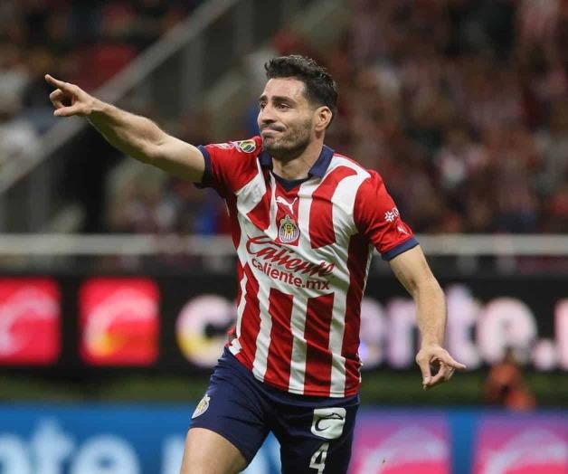 Pollo Briseño causa baja por lesión en Chivas