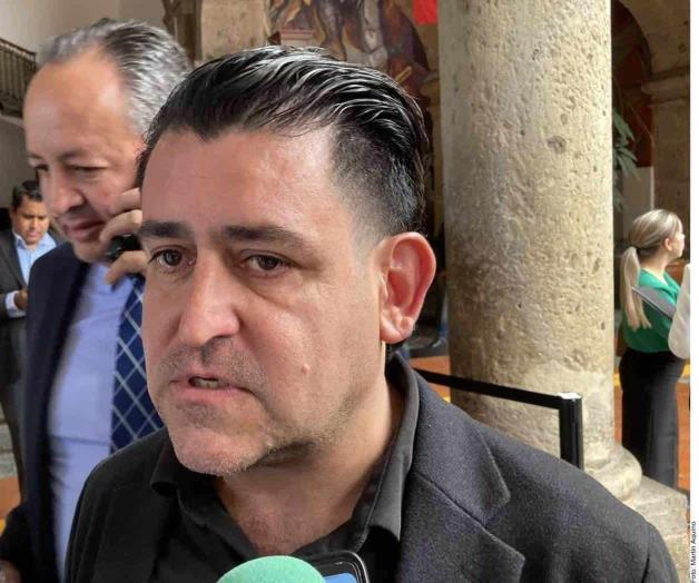 Aprueban a Hugo Luna licencia por tiempo indefinido