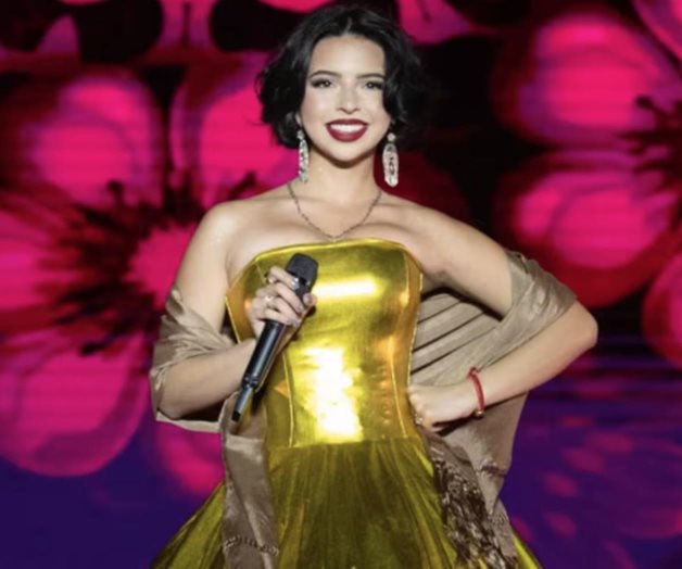 Ángela Aguilar y Christian Nodal: Amor en el escenario