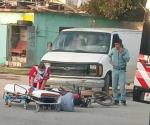 Auxilia Cruz Roja a un motociclista