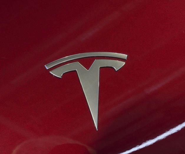 Tras muerte de peatón: Indaga EU ´conducción autónoma total´ de Tesla