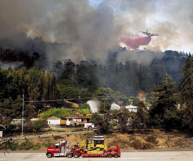 Evacuación masiva por un incendio en California