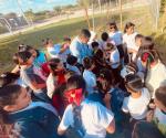 Reforestan alumnos en ejido San Vicente