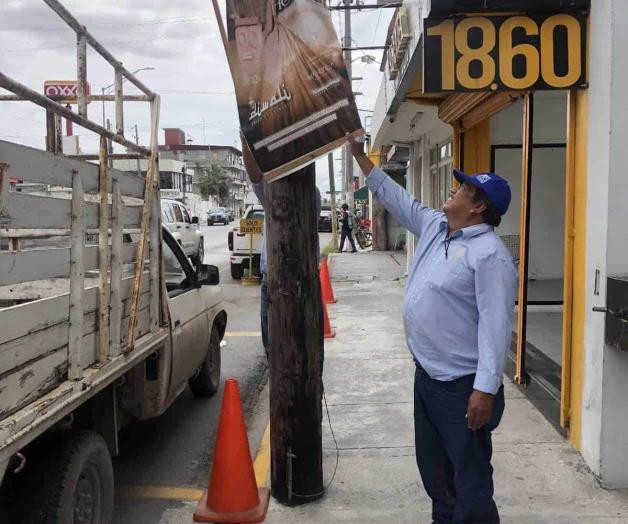 Retiran la publicidad de calles y avenidas