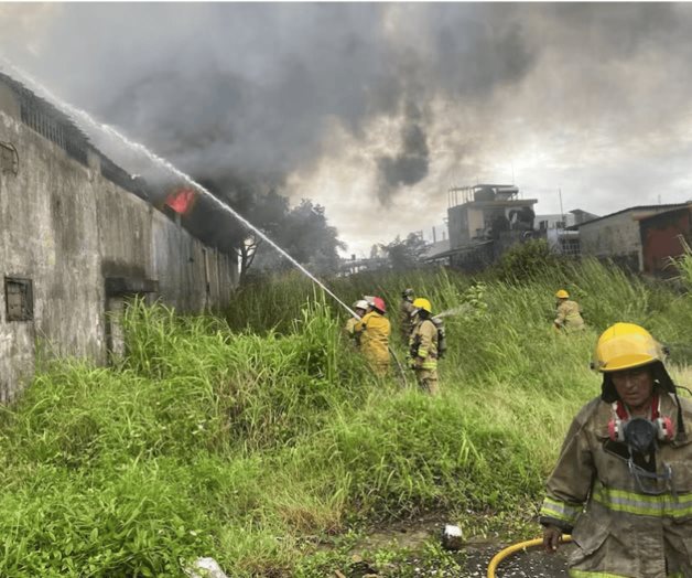 Reportan incendio en bar Híbrido en Villahermosa, Tabasco Reportan incendio en bar Híbrido en Villahermosa, Tabasco