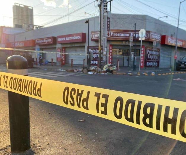 Hombre muere al caerle cortina de acero; intentaba robar negocio en Monterrey