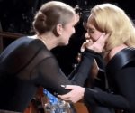 Llora Adele tras ver a Céline Dion en uno de sus conciertos