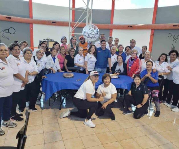 Recibe doble festejo Recibe doble festejo