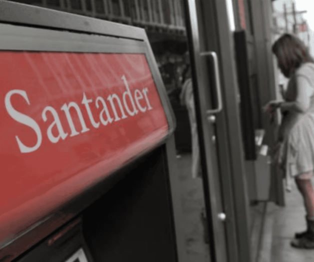 Asalta banco en Sinaloa; amenaza a trabajador con prenderle fuego Asalta banco en Sinaloa; amenaza a trabajador con prenderle fuego