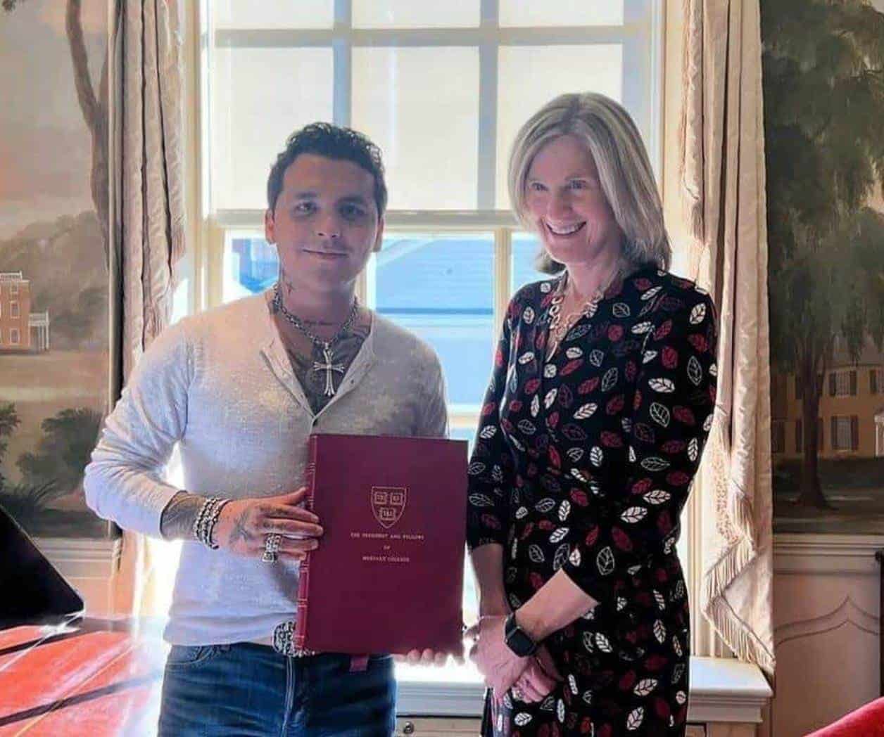 Reconocido por su música en Universidad de Harvard