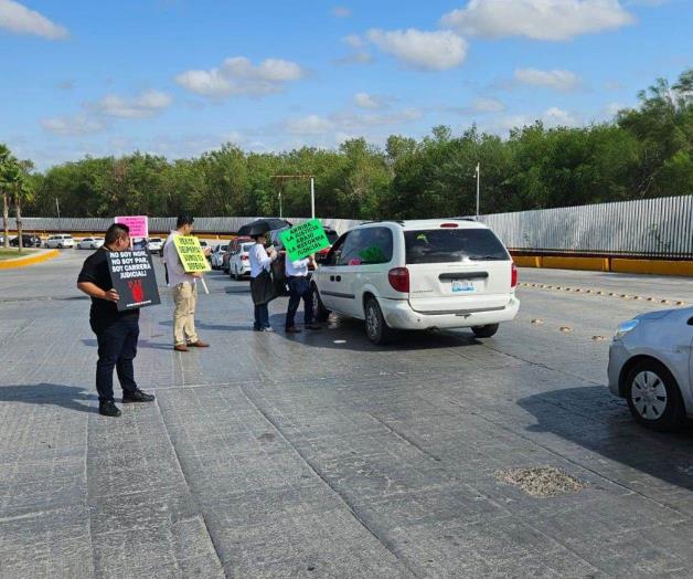 Ahora se manifiestan empleados del Poder Judicial Federal en el puente internacional Reynosa-Hidalgo Ahora se manifiestan empleados del Poder Judicial Federal en el puente internacional Reynosa-Hidalgo