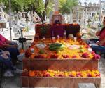 Convierten Día de Muertos en una fiesta familiar