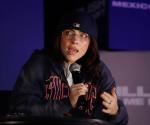 Billie Eilish pide a fans que voten por Kamala Harris