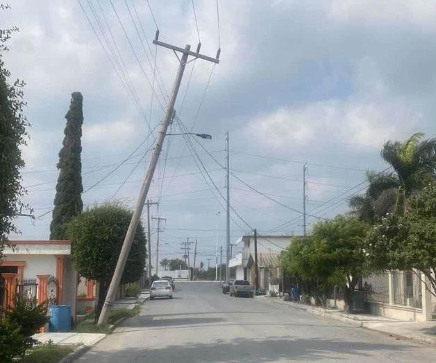 Dobla el viento a poste de luz Dobla el viento a poste de luz