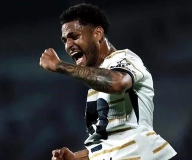 Gana Pumas 2-0 a Gallos