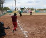 Triunfo de los Coyotes en Liga de Softbol Aztlán