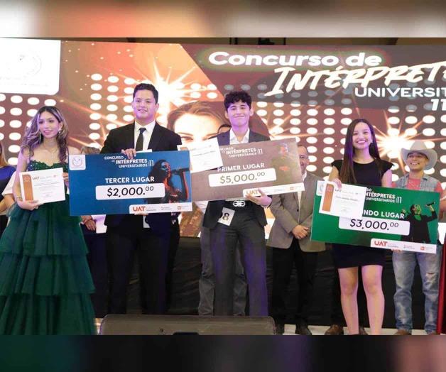 Exponen estudiantes su talento en el canto