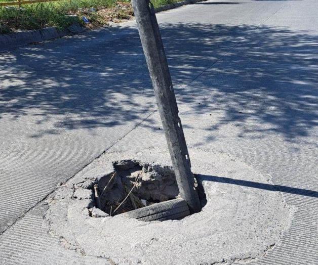 Ponen madera de alerta: Denuncian falta de tapas en la Narciso Mendoza