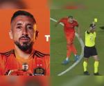 Héctor Herrera, multado y suspendido tras escupir a árbitro