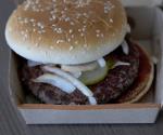 Brote vinculado con hamburguesas: Asciende a 104 casos de E. Coli