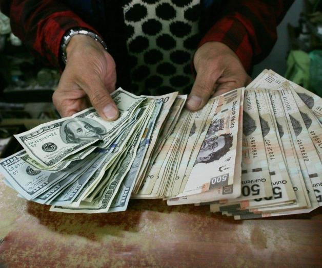 Dólar abre al alza en 20.61 pesos al mayoreo