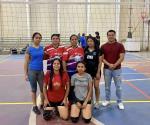 Compiten municipio en torneo de voleibol