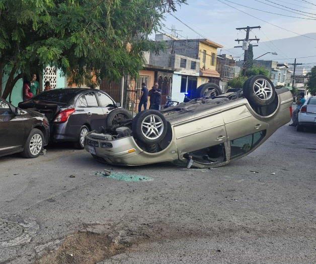 Conductora resulta lesionada tras quedarse dormida al volante en Monterrey Conductora resulta lesionada tras quedarse dormida al volante en Monterrey