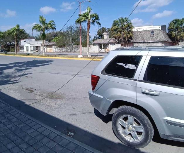 Tumban cables y  queda sin luz una zona residencial