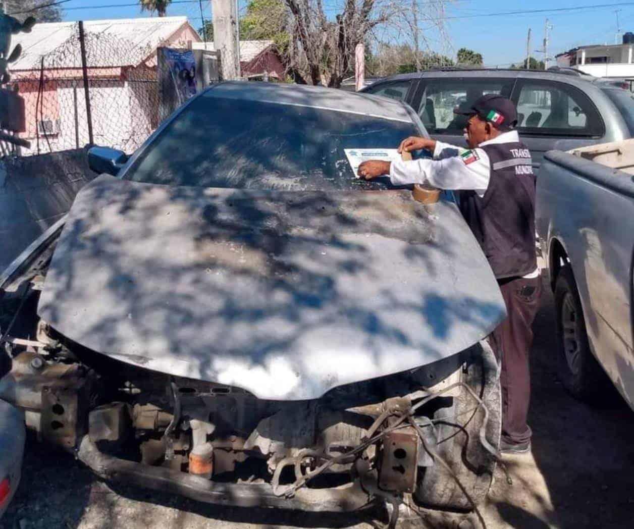 Finaliza el plazo otorgado: Arranca retiro de carros chatarra